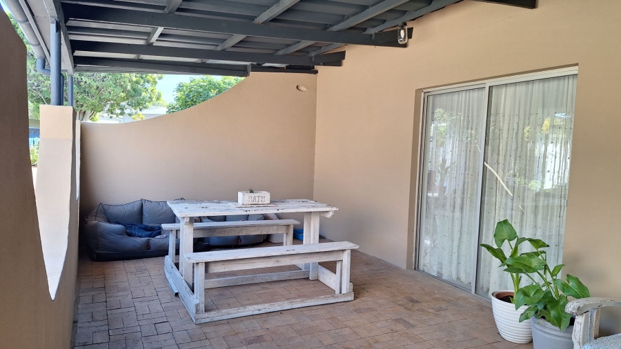 4 Bedroom Property for Sale in Twee Rivieren Western Cape